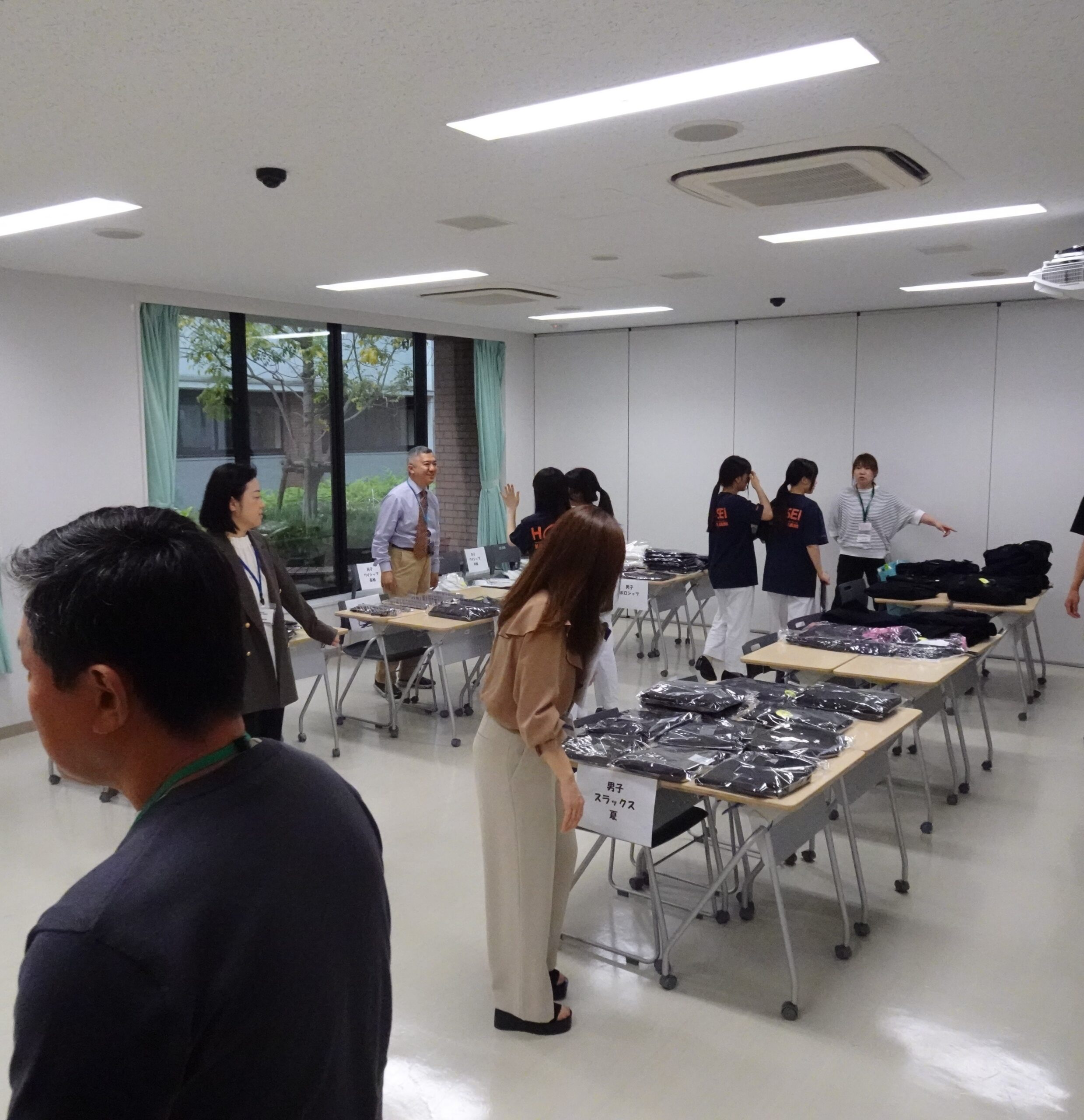 制服リユースお渡し会